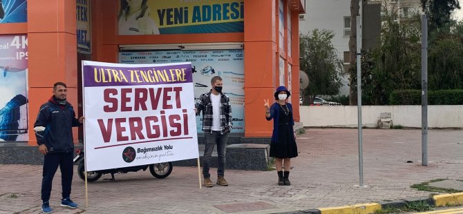 Bağımsızlık Yolu’ndan Pankart Tutma Eylemi