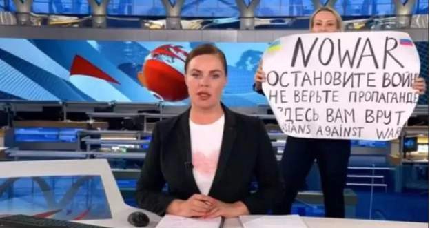 Alman gazetesi Die Welt, televizyonda protesto düzenleyen Rus gazeteciyi işe aldı