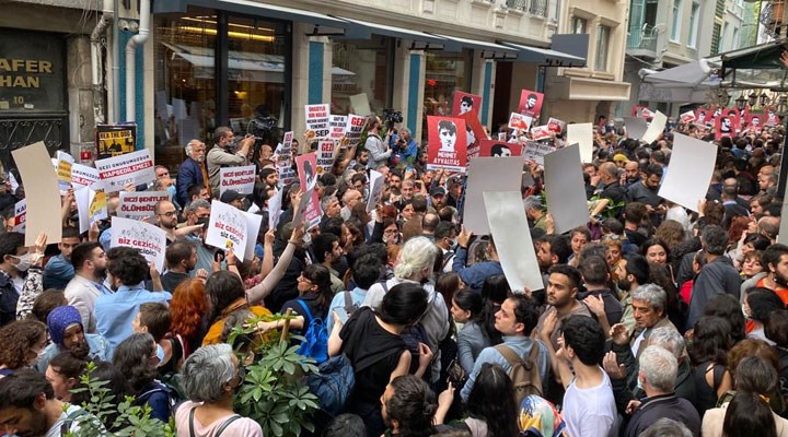 Taksim'de Gezi kararı protestosu: "Her yer Taksim, her yer direniş!" Gözaltılar var!