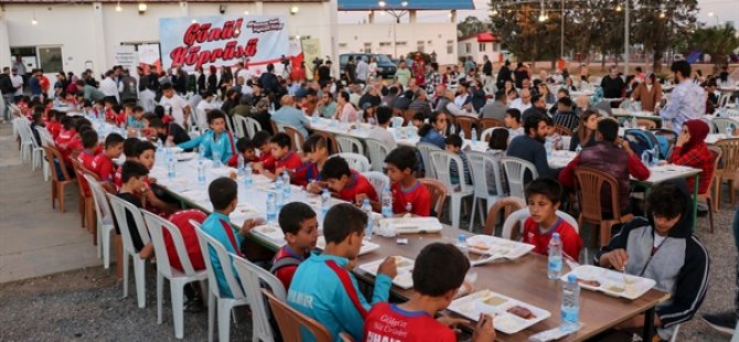 “Gönül Köprüsü” projesi kapsamında dün akşam Cihangir’de iftar yemeği düzenlendi