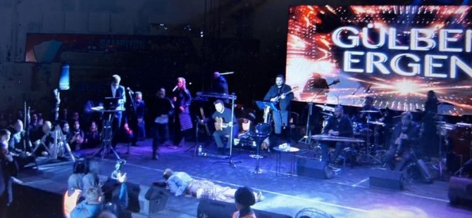 Gülben Ergen hastaneye kaldırıldı, konser sona erdi