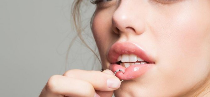 Piercing yüzünden dudağı enfeksiyon kapan genç kız hayatını kaybetti