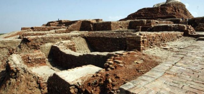 Pakistan’da muson etkisi: Mohenjo-daro’da 4 bin 500 yıllık duvarlar çöktü