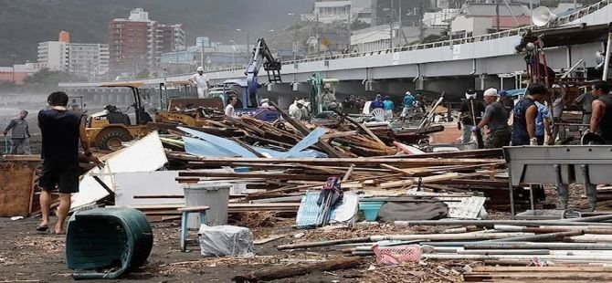 Japonya'yı kasırga vurdu: 1 ölü, 60 yaralı