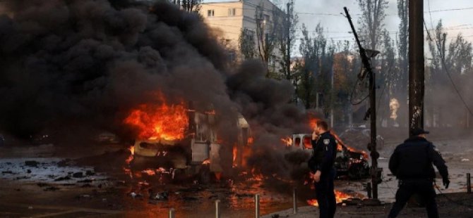 Kiev’de patlama sesleri: Ölü ve yaralılar var! Vatandaşlara Sığınaklara Gidin Çağrısı Yapılıyor