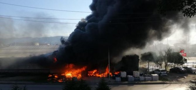 Kocaeli'de petrol tesisinde yangın: Duman metrelerce yükseldi