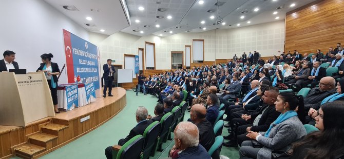 Arıklı, bir yanda Türkiye ile birlikte hükümet diğer yanda  AB ve ABD’nin desteğindeki muhalefet!