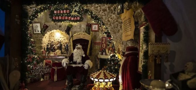 Kudüslü “Noel Baba” yüzlerce yıllık evinde çocukları ağırlıyor