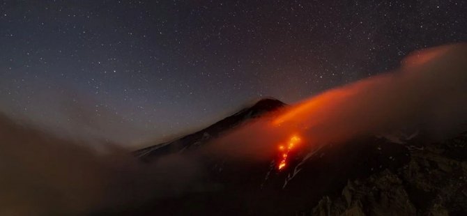 Etna Yanardağı yeniden alevlendi