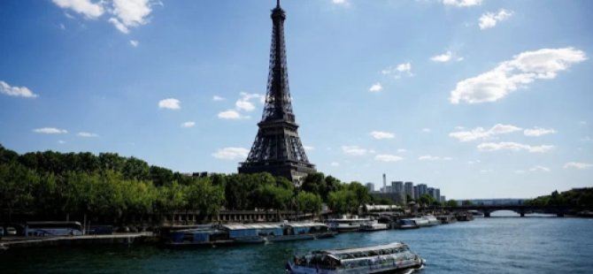 Paris’te Sen Nehri’nde tur ve gezi düzenleyen gemilerin çalışanları greve gitti