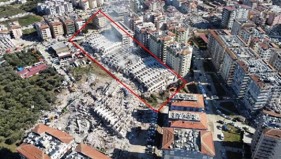 Hatay'daki Rönesans Rezidans inşaatının müteahhidi, yurt dışına kaçarken yakalandı