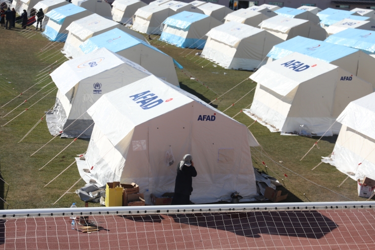 AFAD "deprem bölgesine dönmek isteyenlere kolaylık sağlanacağını" bildirdi