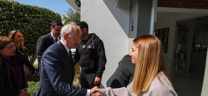 Kılıçdaroğlu, depremde çocuklarını kaybeden aileleri ziyaret etti