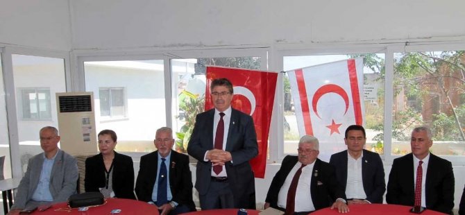 Başbakan Üstel, Türk Barış Kuvvetleri Gaziler Derneği Mağusa Lokalini ziyaret etti