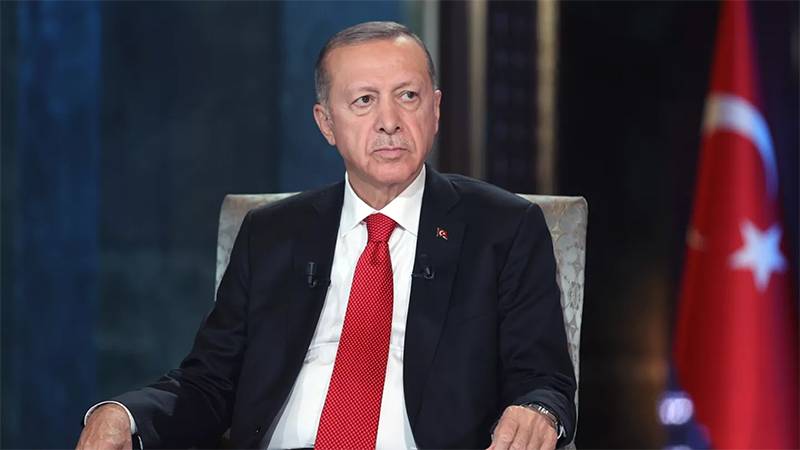 Erdoğan canlı yayında rahatsızlandı, yayın kesilirken duyulan 'Eyvah eyvah' sesi heyecan yarattı!