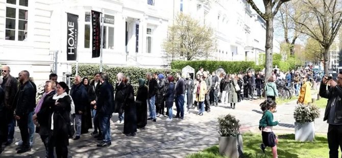 Almanya: Seçime katılım Türklerin demokratik standartlara değer verdiğini gösteriyor