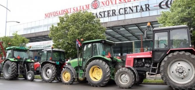 Çiftçiler, traktörleriyle hükümeti protesto etti