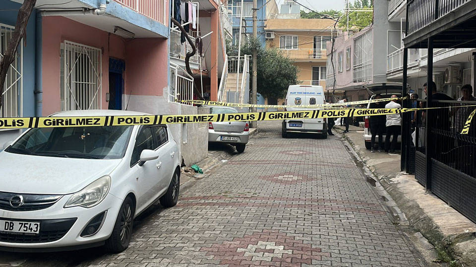 İzmir'de bir evdeki derin dondurucuda yabancı uyruklu 4 kişinin cansız beden bulundu: İzmir Valiliği'nden açıklama geldi