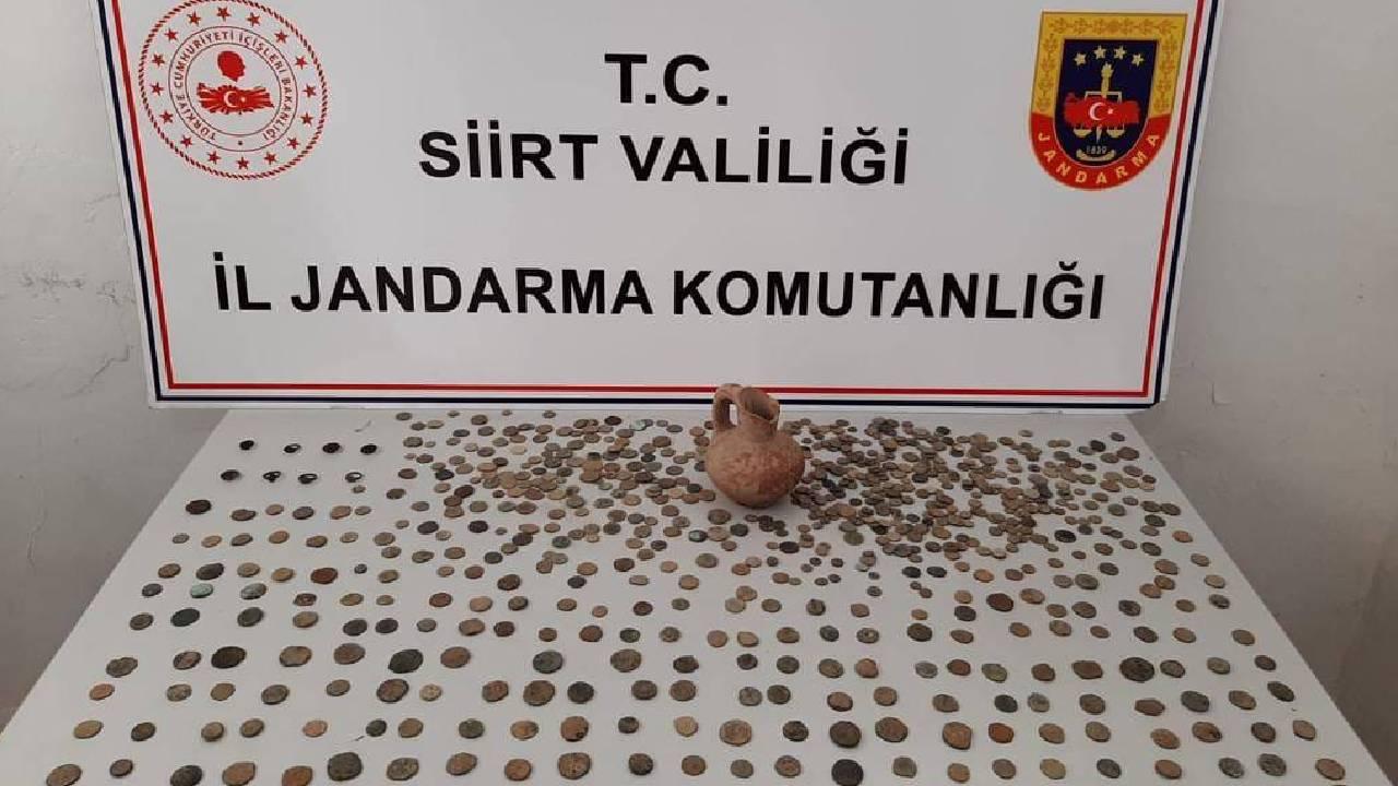 Siirt’te tarihi eser operasyonu: 930 sikke ve 8 yüzük ele geçirildi