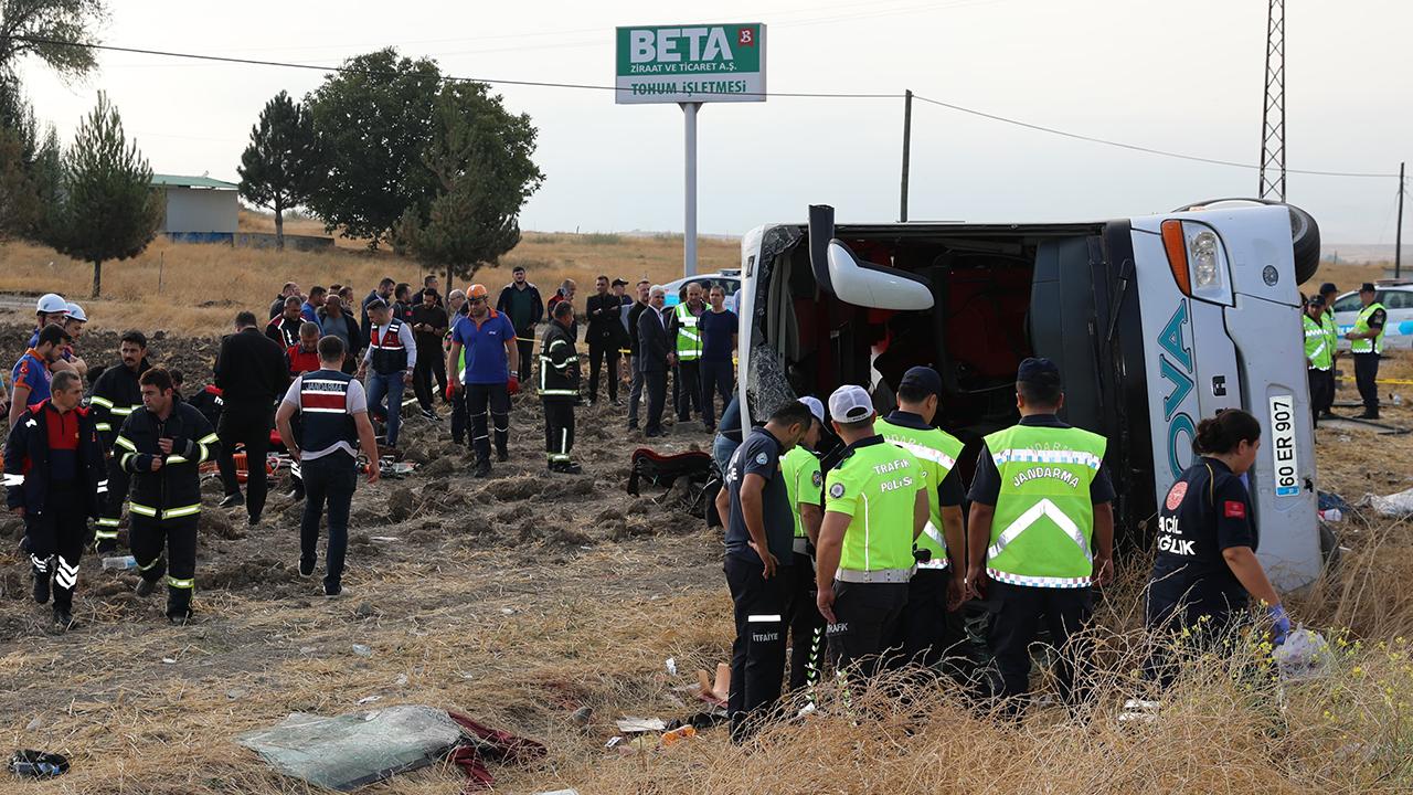 Amasya'da yolcu otobüsü devrildi: 6 ölü, 35 yaralı