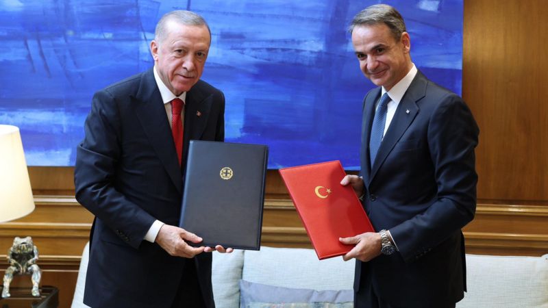 Erdoğan ve Miçotakis’in imzaladığı Atina Bildirgesi Türkiye-Yunanistan ilişkileri için ne kadar önemli?