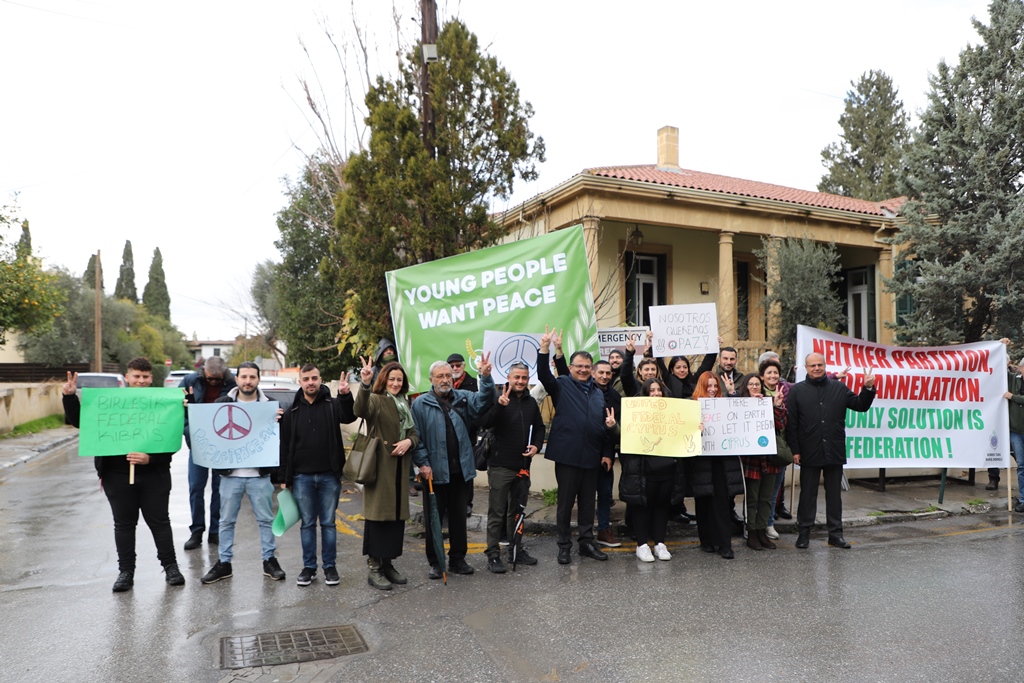 Gençlerin talebi Cuellar’a iletildi: İrademiz federal çözümden yana!