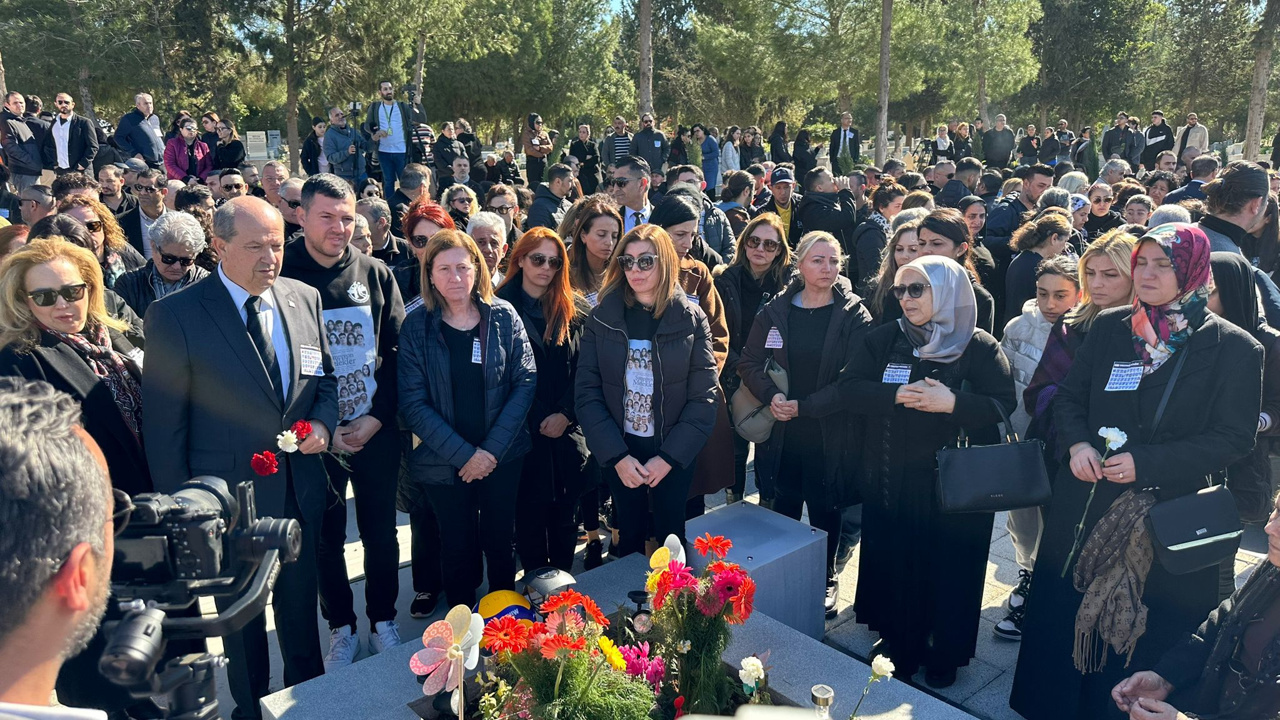 Şampiyon Melekler kabirleri başında anıldı