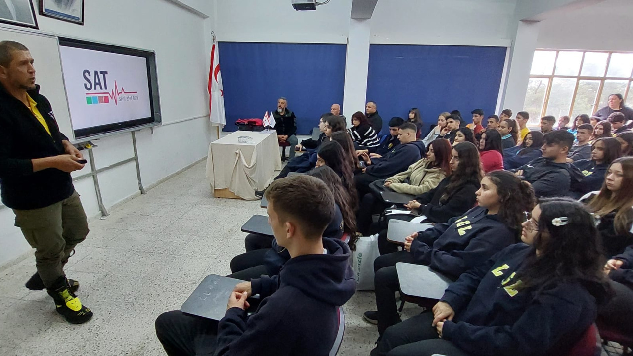 Deprem farkındalık seminerleri düzenleniyor