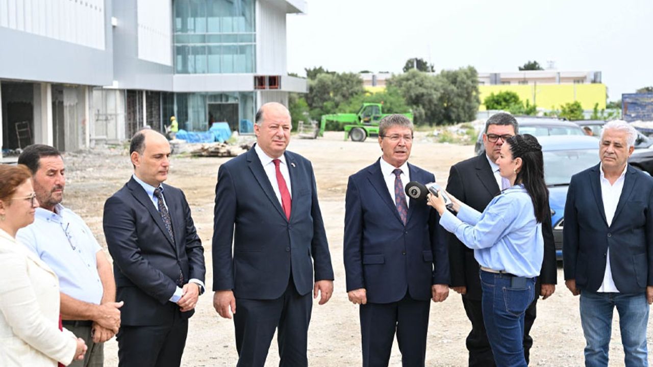 Başbakan Üstel yapımı süren yeni Girne Hastanesi'ndeki çalışmaları yerinde inceledi