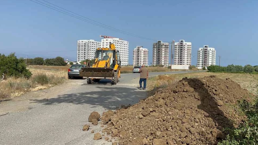 Gaziveren’de mülk sahibi yolu trafiğe kapattı!