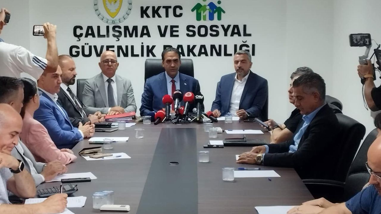 SON DAKİKA... Asgari ücret toplantısı 18.00'e ertelendi!