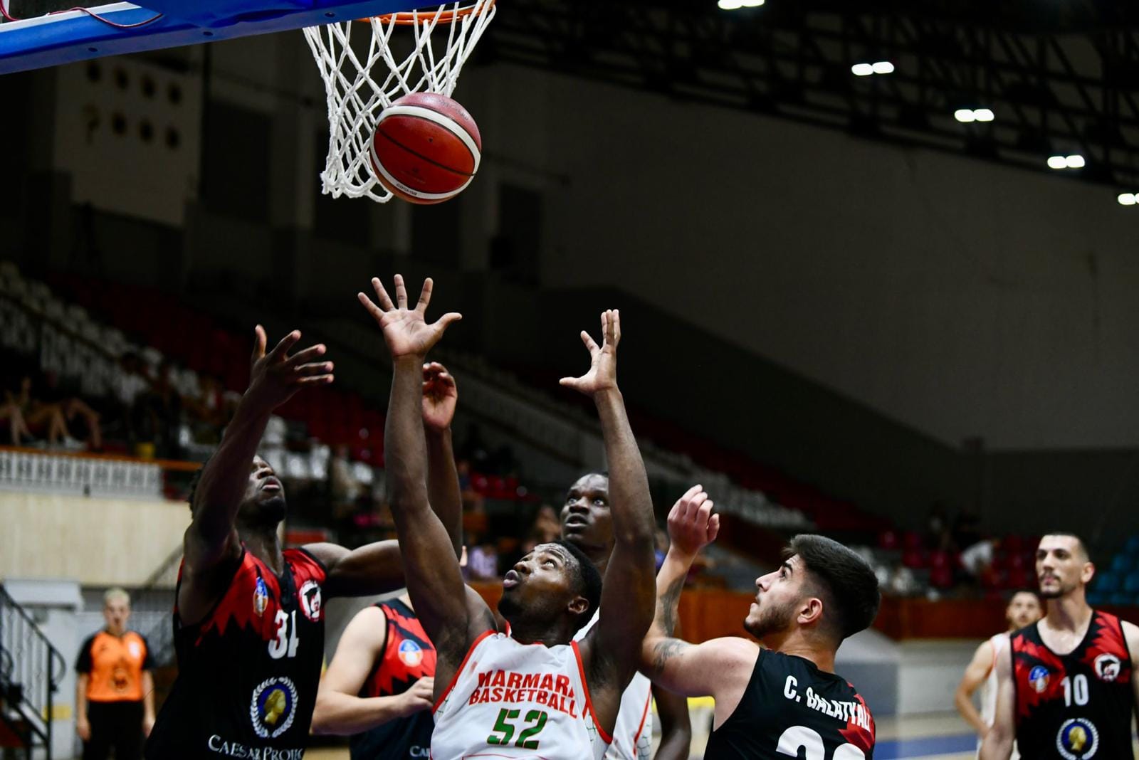 Uzatmaya giden nefes kesen maç Gençler’in: 58-64