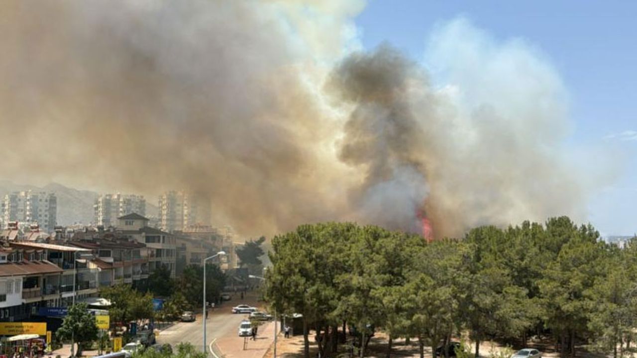 Antalya'da iki ayrı orman yangını