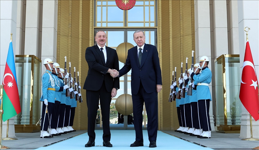 Erdoğan, Azerbaycan Cumhurbaşkanı Aliyev ile bir araya geldi