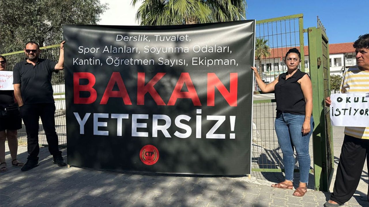 CTP'den Lapta Yavuzlar Lisesi'nde eylem: "Bakan yetersiz"