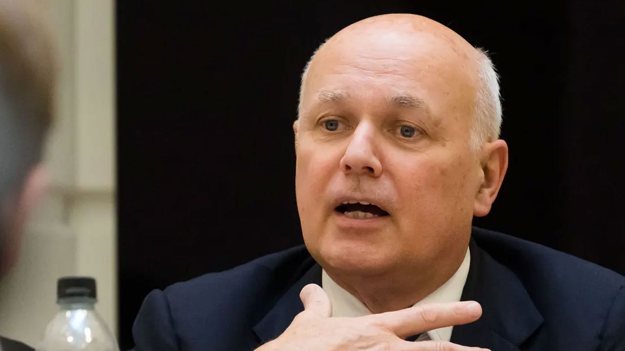 Seçimlerden Önce Iain Duncan Smith, Kuzey Kıbrıs'a doğrudan uçuş çağrısını yineledi