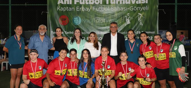 26’ncı Naci Talat Halı Saha Anı Futbol Turnuvası Kadınlar Kategorisinde Şampiyon Gençlik Gücü 