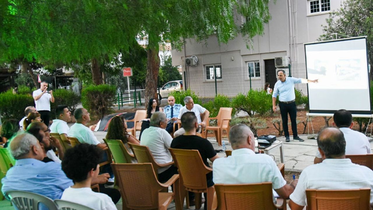 Harmancı, kanalizasyon çalışmalarına ilişkin bölge sakinleri ve esnafını bilgilendirdi