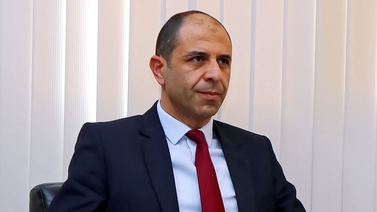 Özersay: Parti Başkanını dahi seçemezken dünyaya bizi tanıyın mı diyeceğiz?