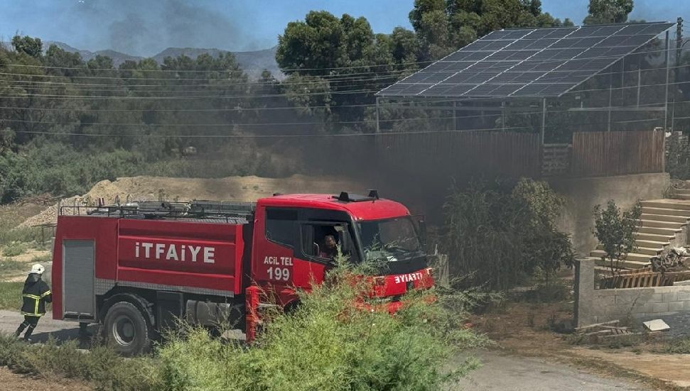 Gönyeli'de evin garajındaki araç aniden yanmaya başladı