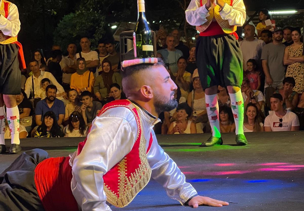 İnönü Gençlik Merkezi, Troia Festivali'nde Görkemli Performansıyla  Çanakkale'yi Büyüledi 