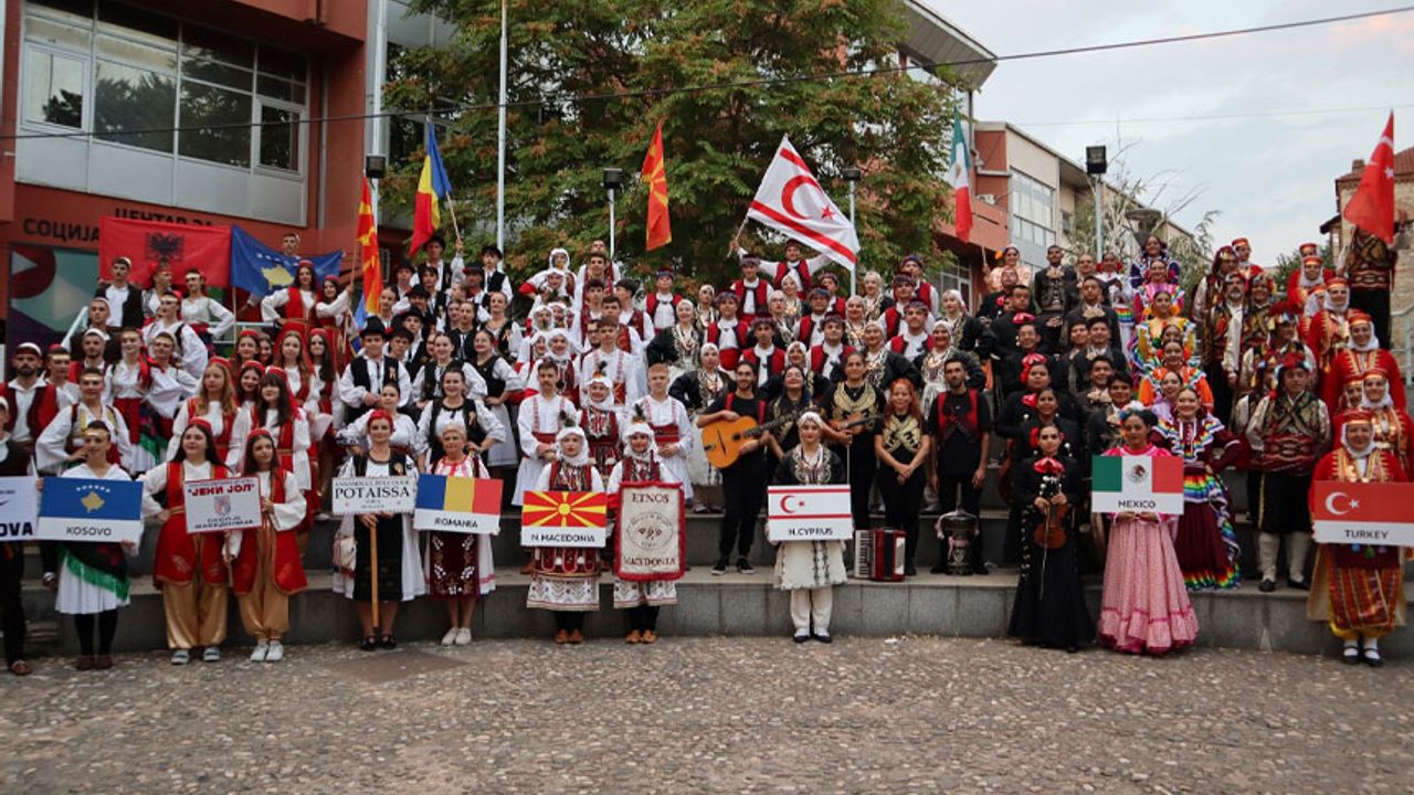 İskele Belediyesi Halk Dansları Topluluğu, Makedonya’da festivale katıldı