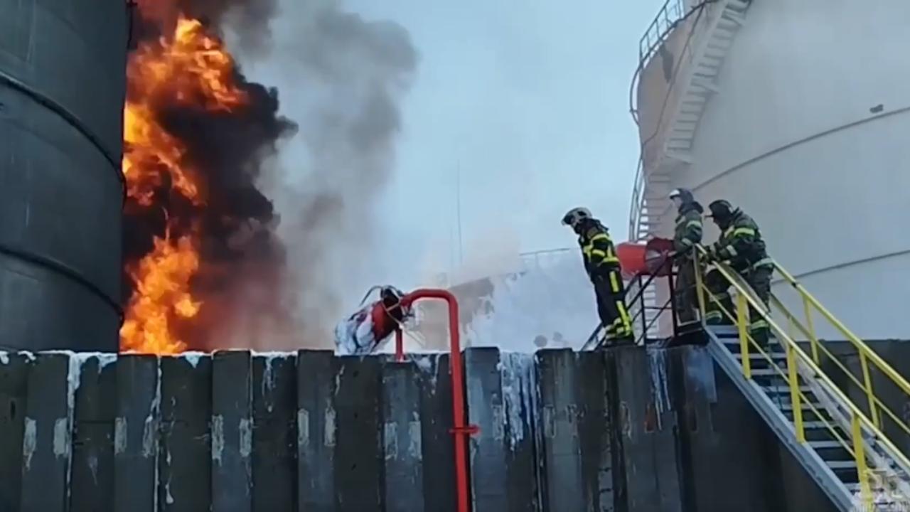 Rusya'da akaryakıt deposunda çıkan yangın 5 gündür söndürülemiyor