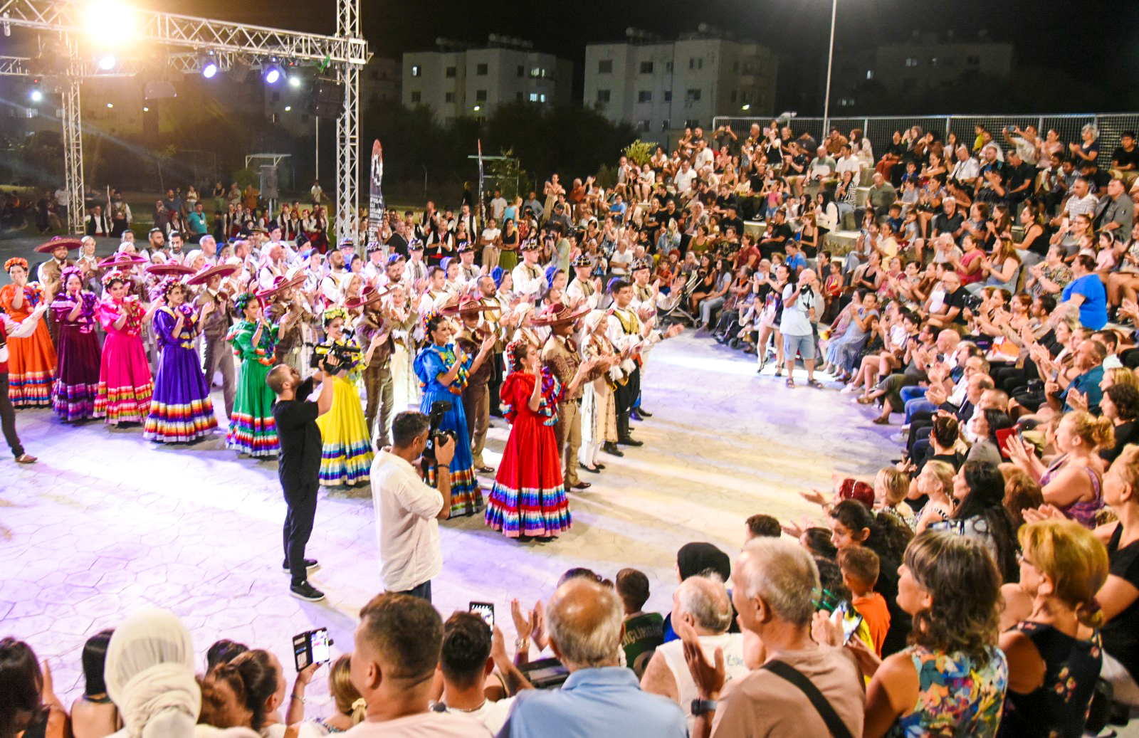 14. Uluslararası Lefkoşa Halk Dansları  Festivali’nde muhteşem açılış gecesi