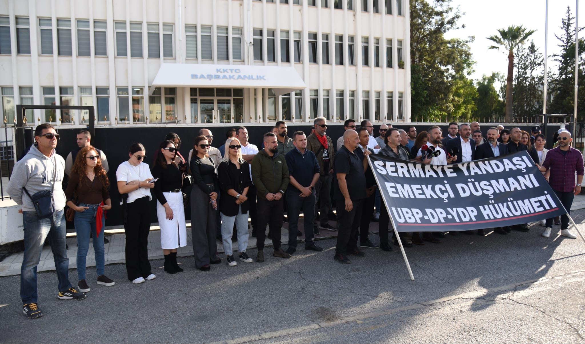 Sendikalardan Kitlesel Eylem Uyarısı