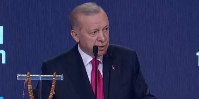 Erdoğan'a tepki: TRT World Forumu'nda Filistin protestosu