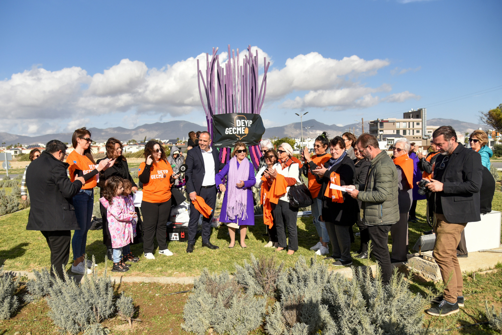 Lefkoşa’daki “Diren Çemberi Anıtı” nakışlarla giydirildi