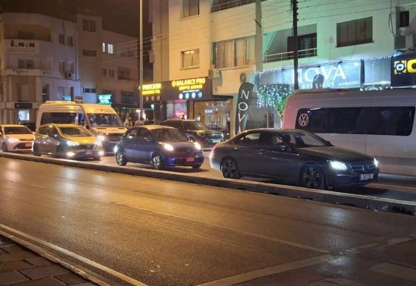 Girne'deki minibüslerin yol verme kavgası: Hoyrat duruma daha fazla seyirci kalmayacağız!