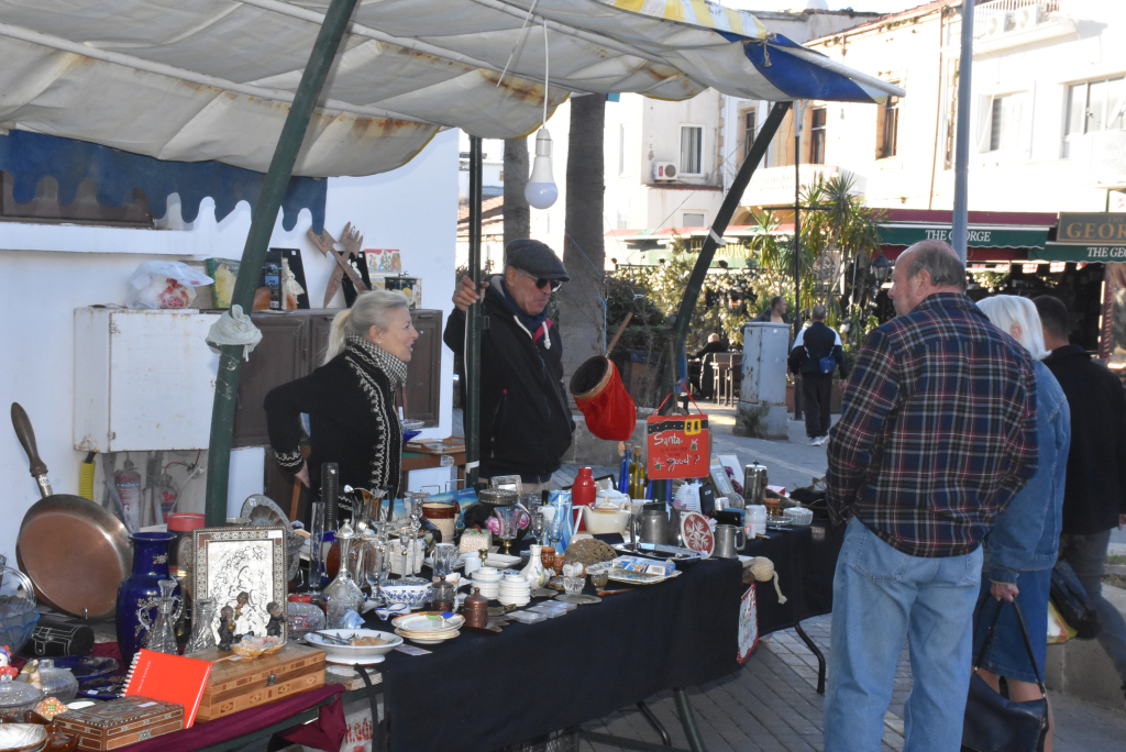 Girne Belediyesi’nin organizasyonu ile dün Vintage & Antika Pazarı düzenlendi