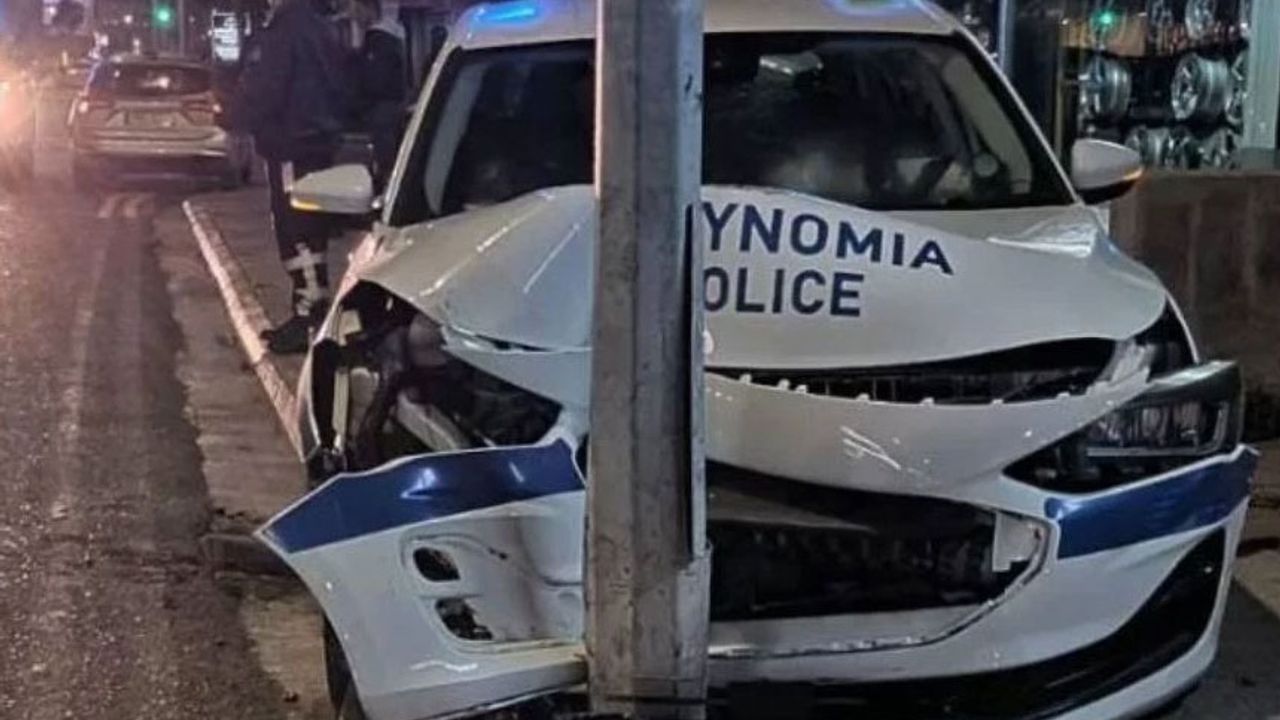 Larnaka’da görev başındaki polis, kalp krizi nedeniyle hayatını kaybetti